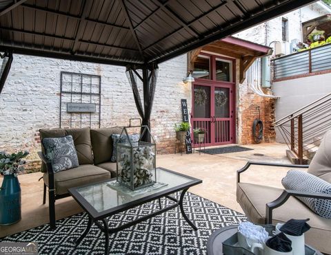 585 White CIR 402 Athens GA 30605