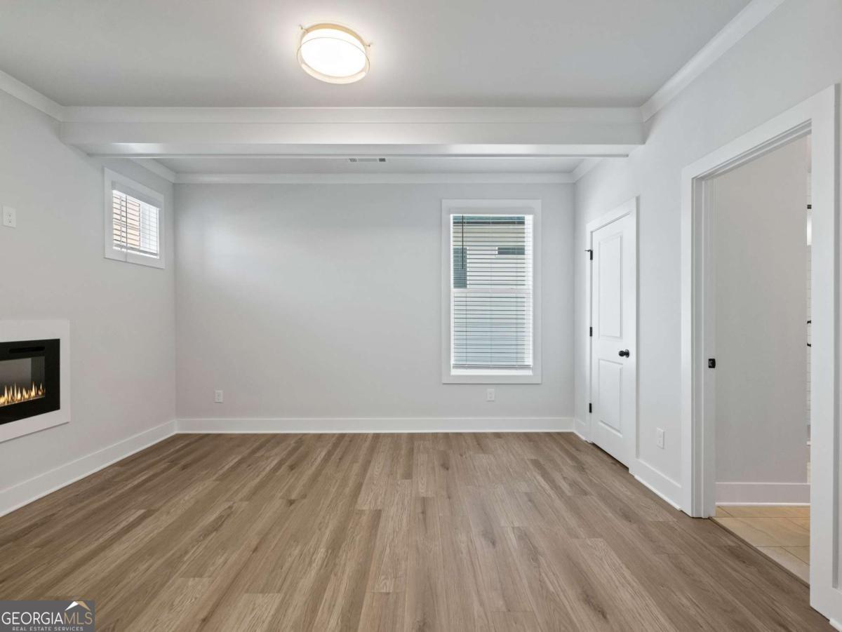 2219 Reserve Park LN