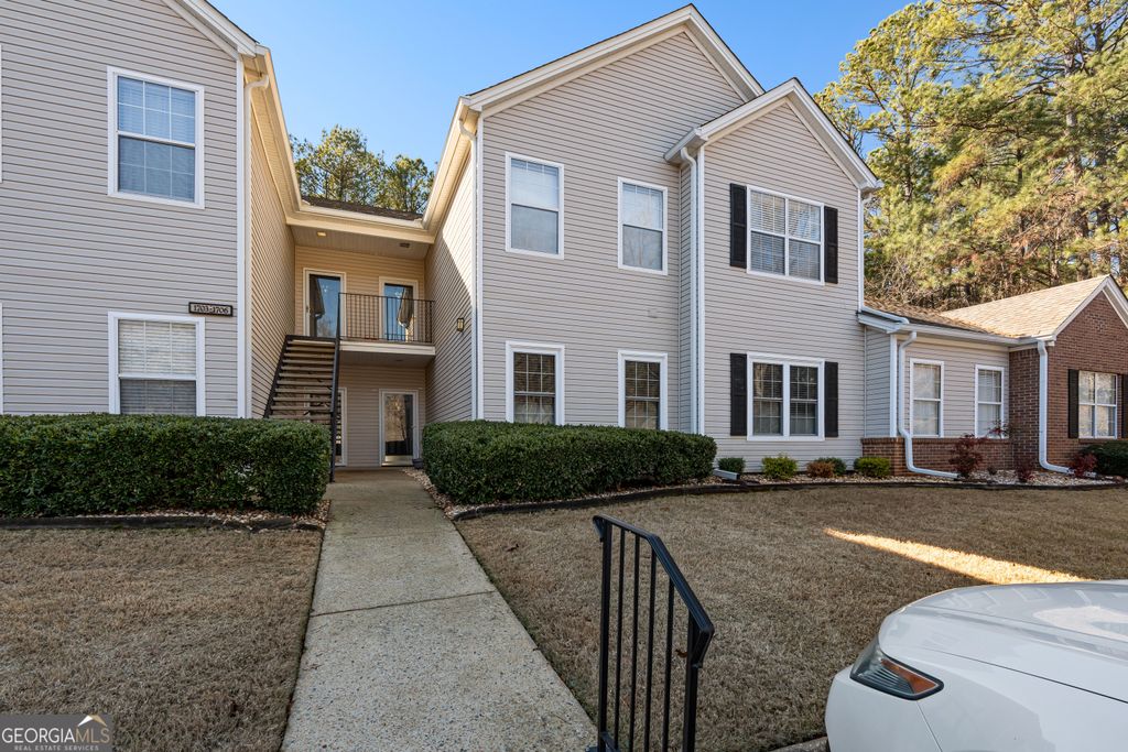 Photo of 1706 Ridgefield Drive, Peachtree City, GA 30269 (MLS # 10667661)