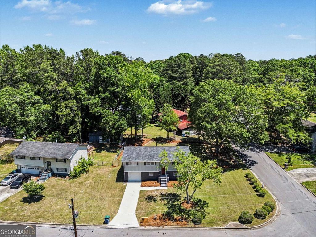 Photo of 105 Buckhurst Way, Atlanta, GA 30349 (MLS # 10758826)
