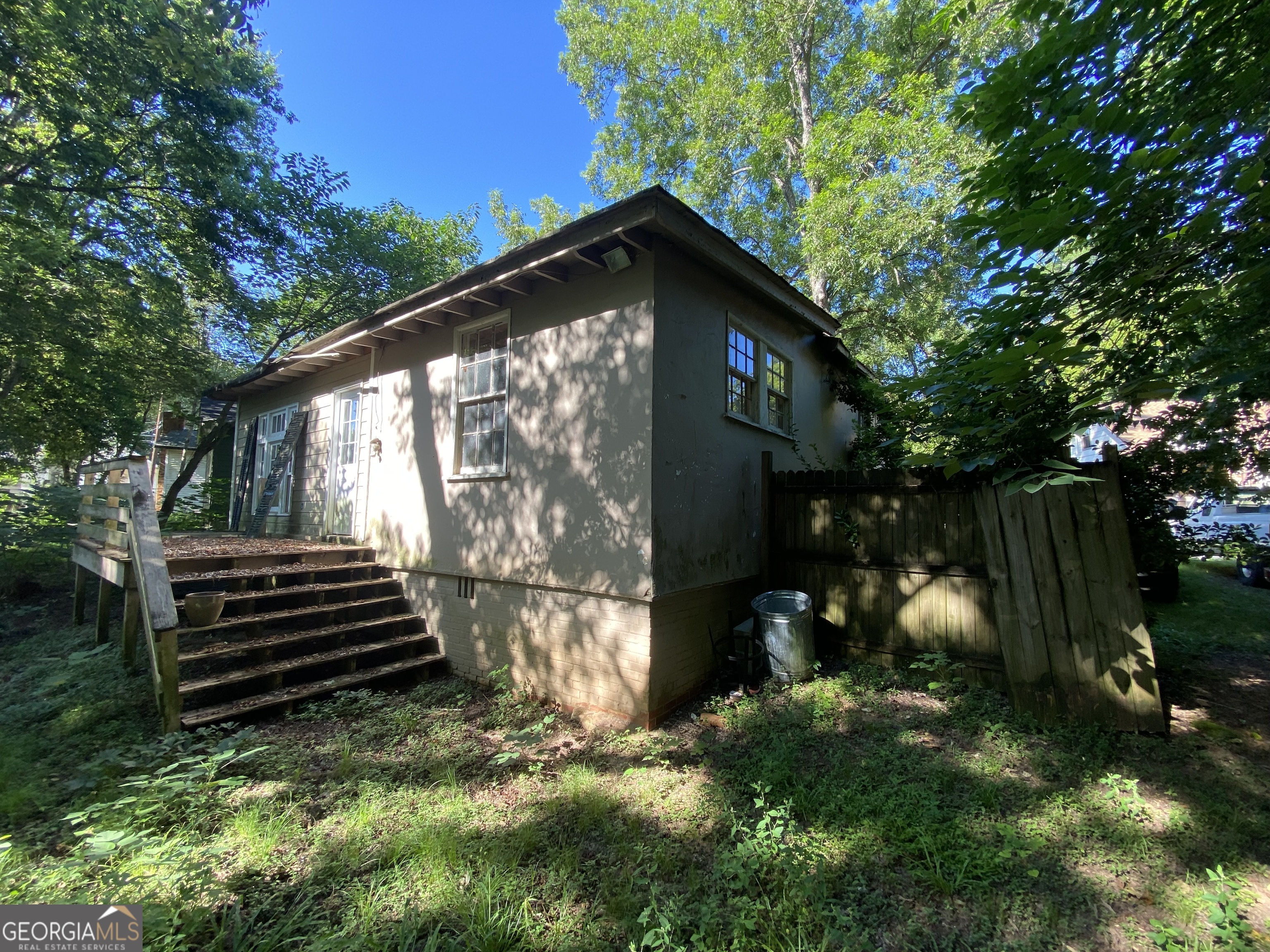 2910 Bradley CIR