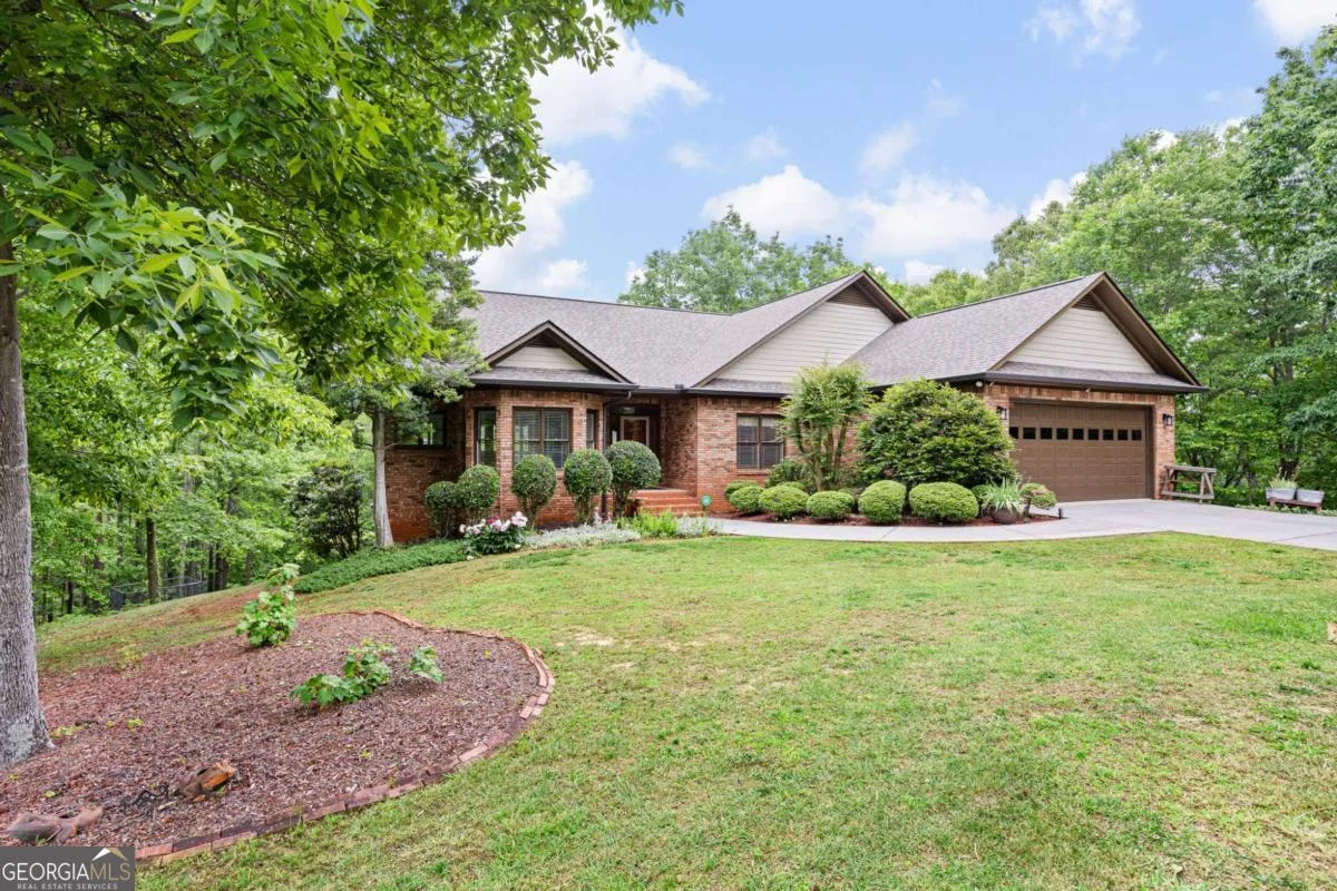 101 Sunset Drive SE