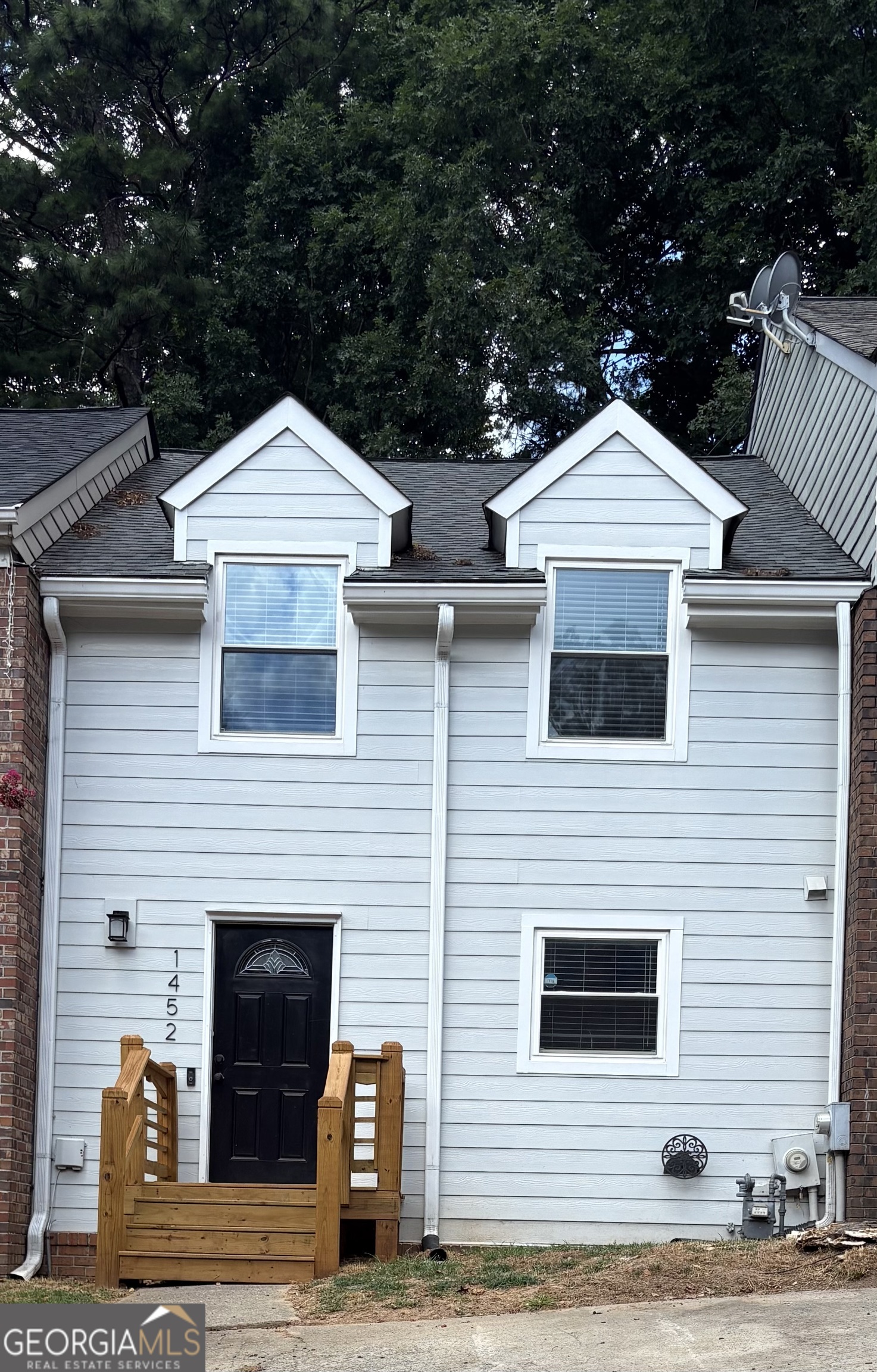 PHENOMENAL LOCATION off Windy Hill in Marietta!!! East facing Beautifully Updated 2 bed 1.5 bath townhome with sunroom and beautiful backyard space priced to sell at appraised value! Gorgeous hardwood floors throughout the upstairs and extremely well kept! Close to Dobbins AFB, Top Restaurants and Shopping! No HOA or rental restrictions! Great opportunity for first time homebuyers or investors! Definitely a must see! DON'T MISS!!! The opportunities are endless!!
