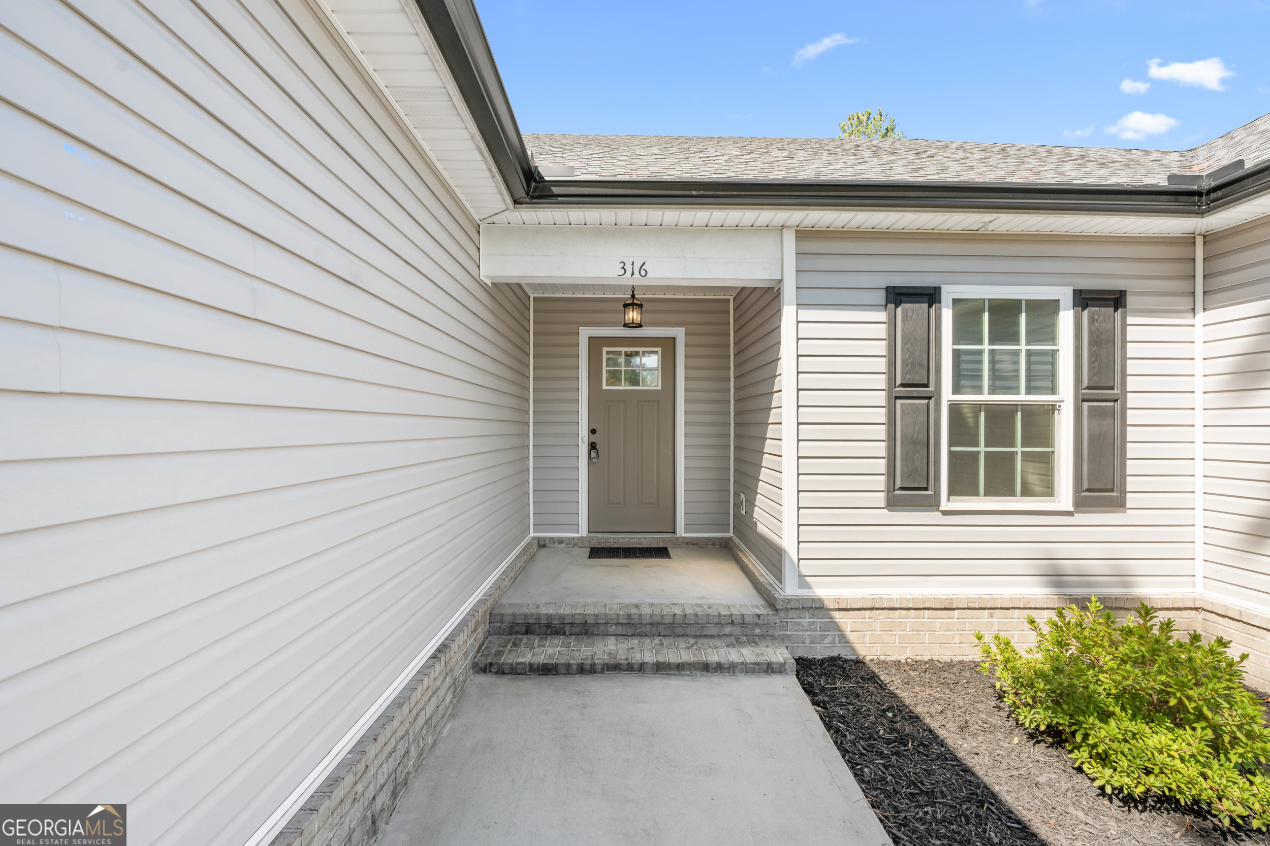316 Tavern LN