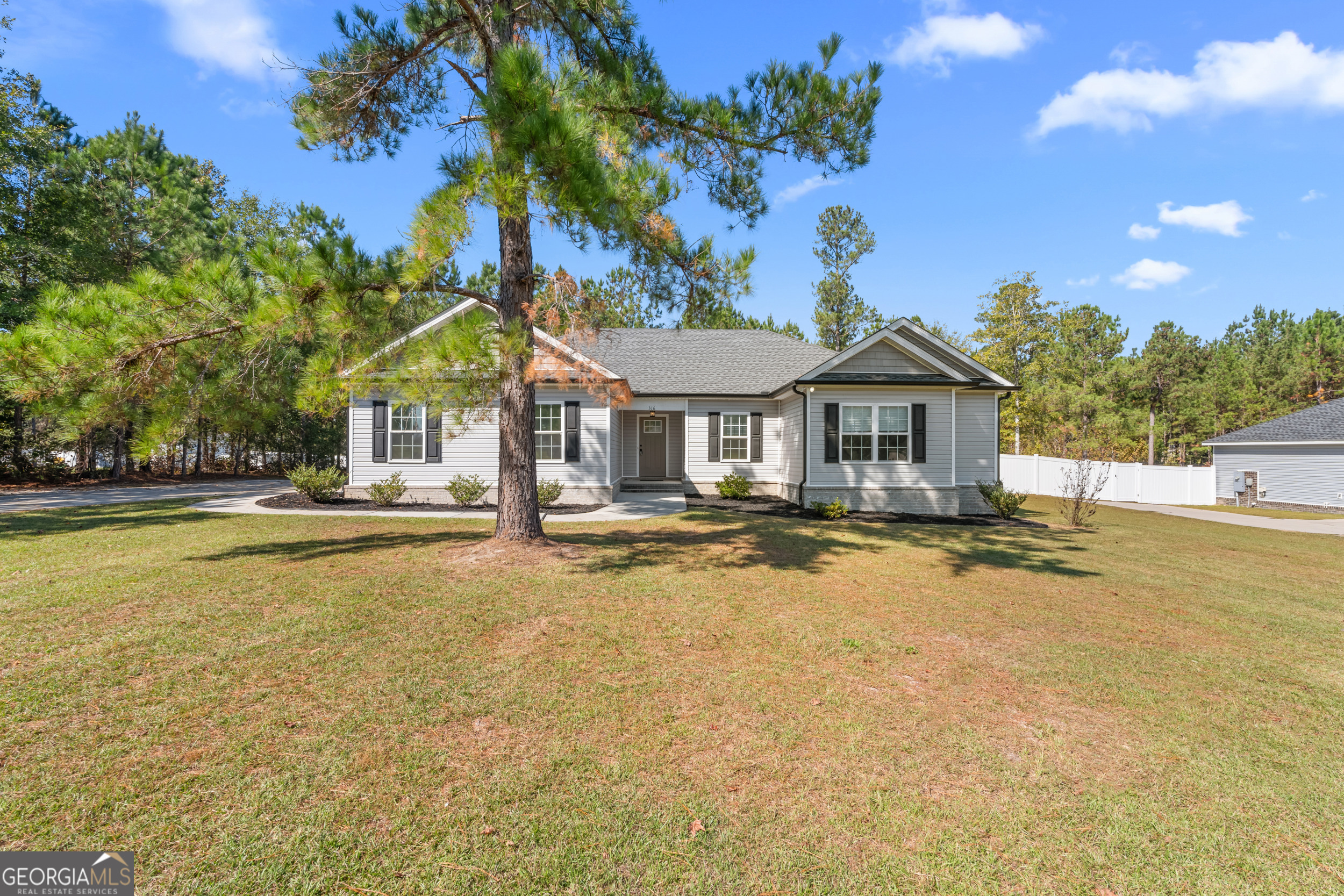 316 Tavern LN
