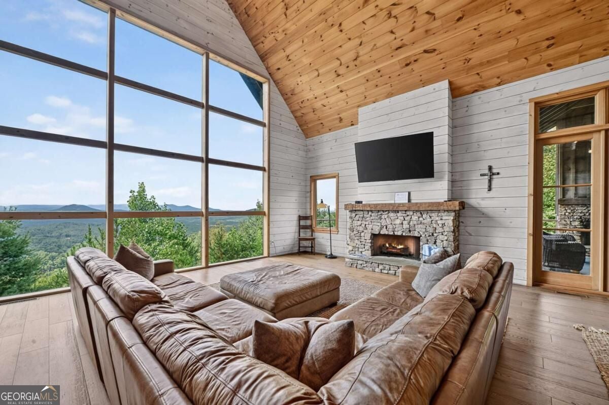 120 Ada Ridge RD