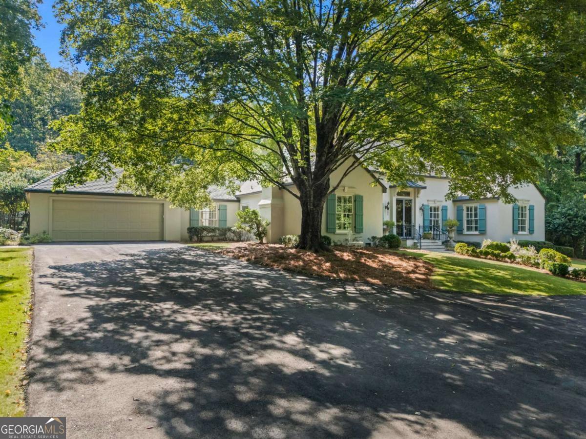 988 Greymont CIR NW