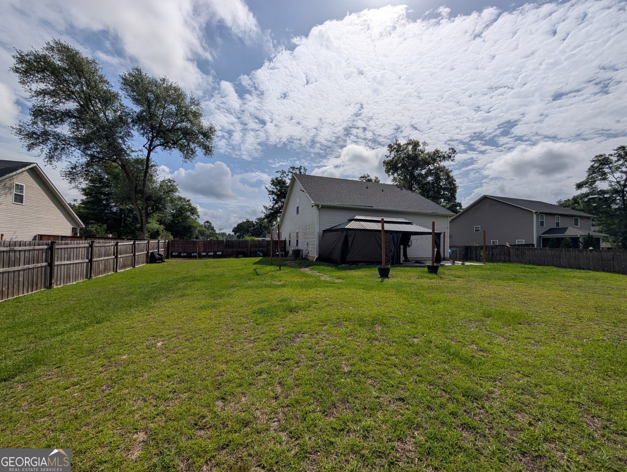 339 Westminster DR
