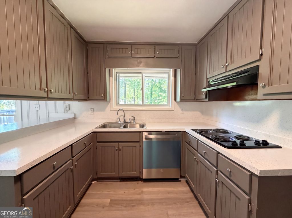 Photo of 2892 Keats Drive SW, Atlanta, GA 30311 (MLS # 10741100)