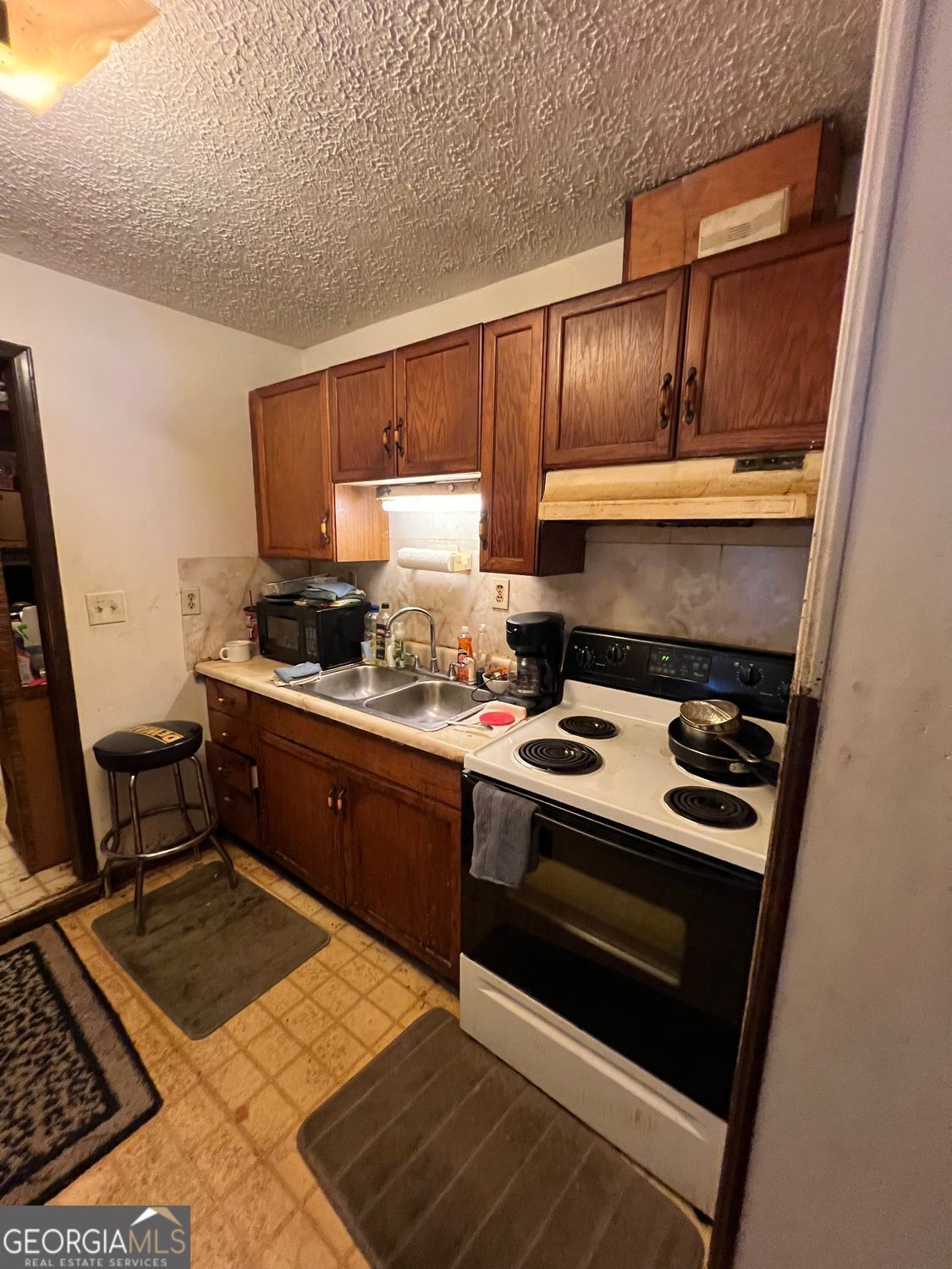 Gainesville, Georgia 30501, United States, 3 Bedrooms Bedrooms, ,1 BathroomBathrooms,Residential,Pending,210852