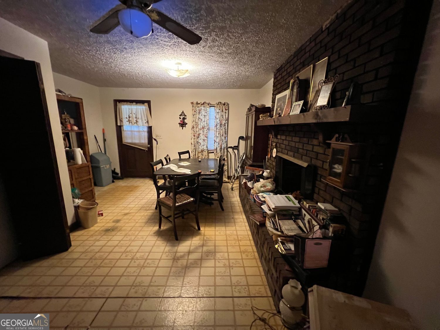 Gainesville, Georgia 30501, United States, 3 Bedrooms Bedrooms, ,1 BathroomBathrooms,Residential,Pending,210852