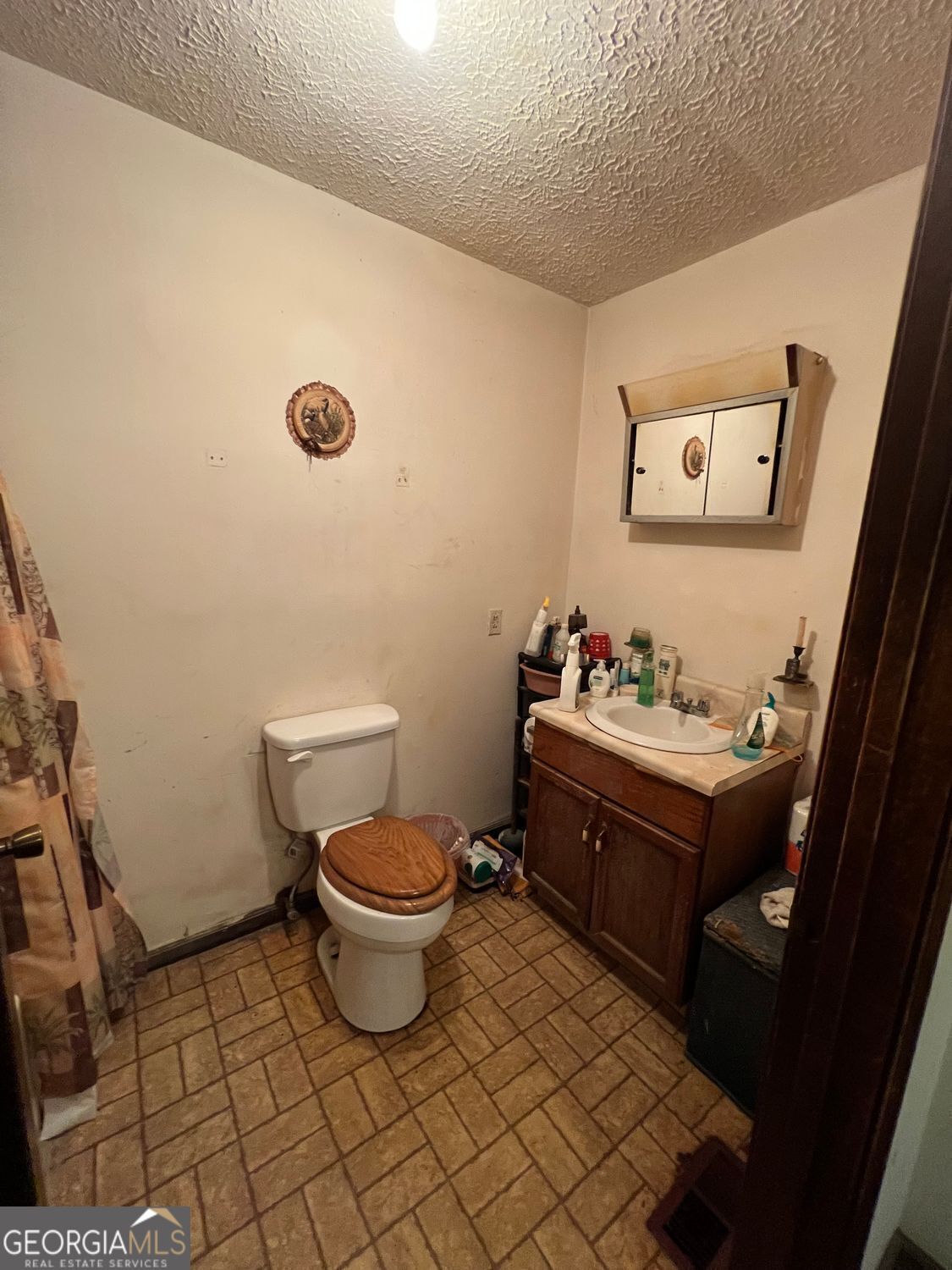 Gainesville, Georgia 30501, United States, 3 Bedrooms Bedrooms, ,1 BathroomBathrooms,Residential,Pending,210852