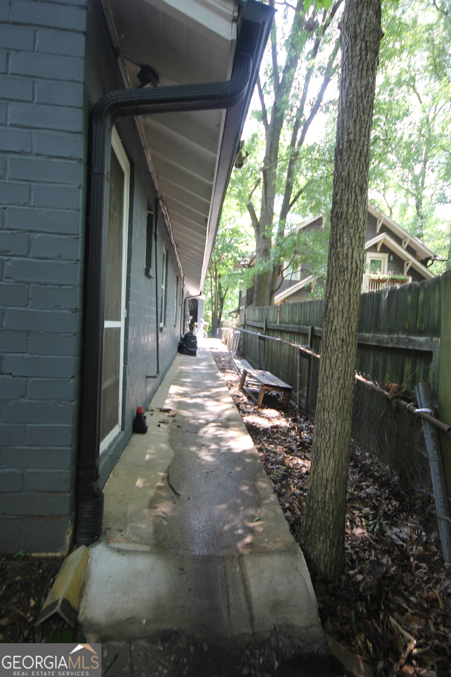 758 Saint Charles AVE NE