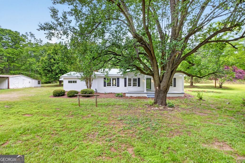 Photo of 4274 Highway 98 W, Danielsville, GA 30633 (MLS # 10732030)