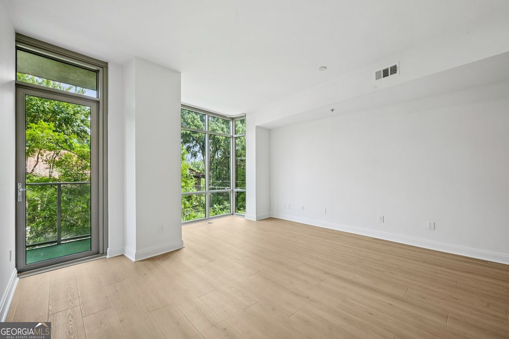 Photo of 905 Juniper Street NE #316, Atlanta, GA 30309 (MLS # 10760970)