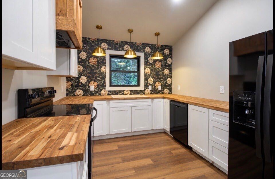 108 Logan LN