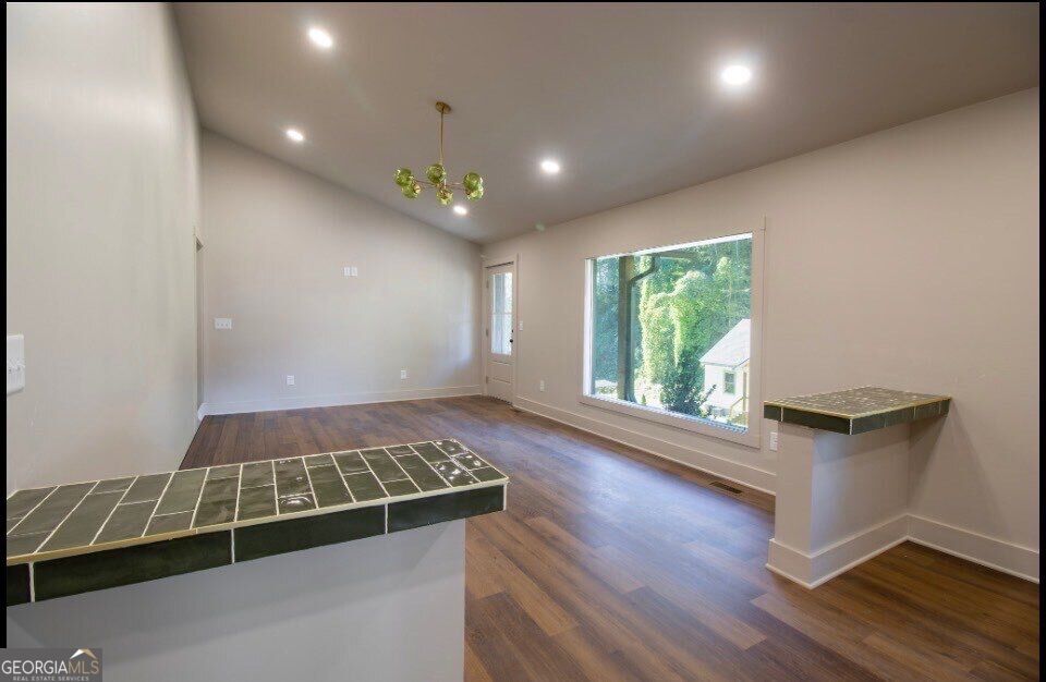 108 Logan LN