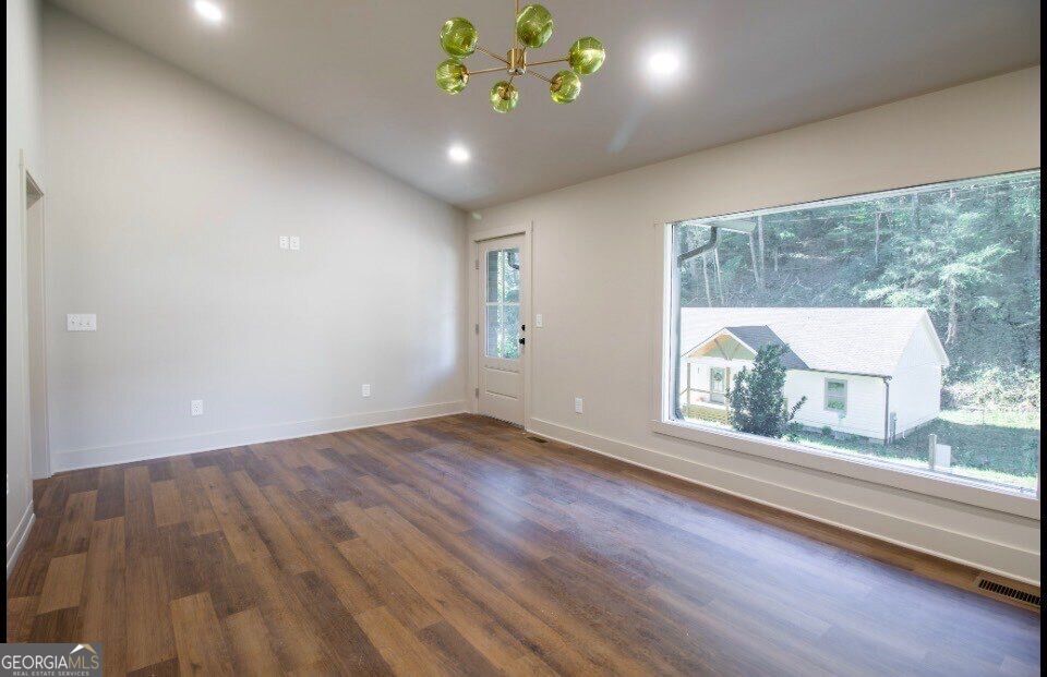 108 Logan LN