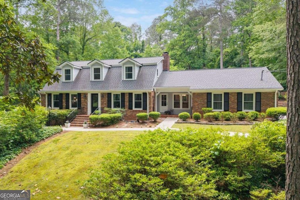 Photo of 1450 Pebble Creek Road SE, Marietta, GA 30067 (MLS # 10765846)