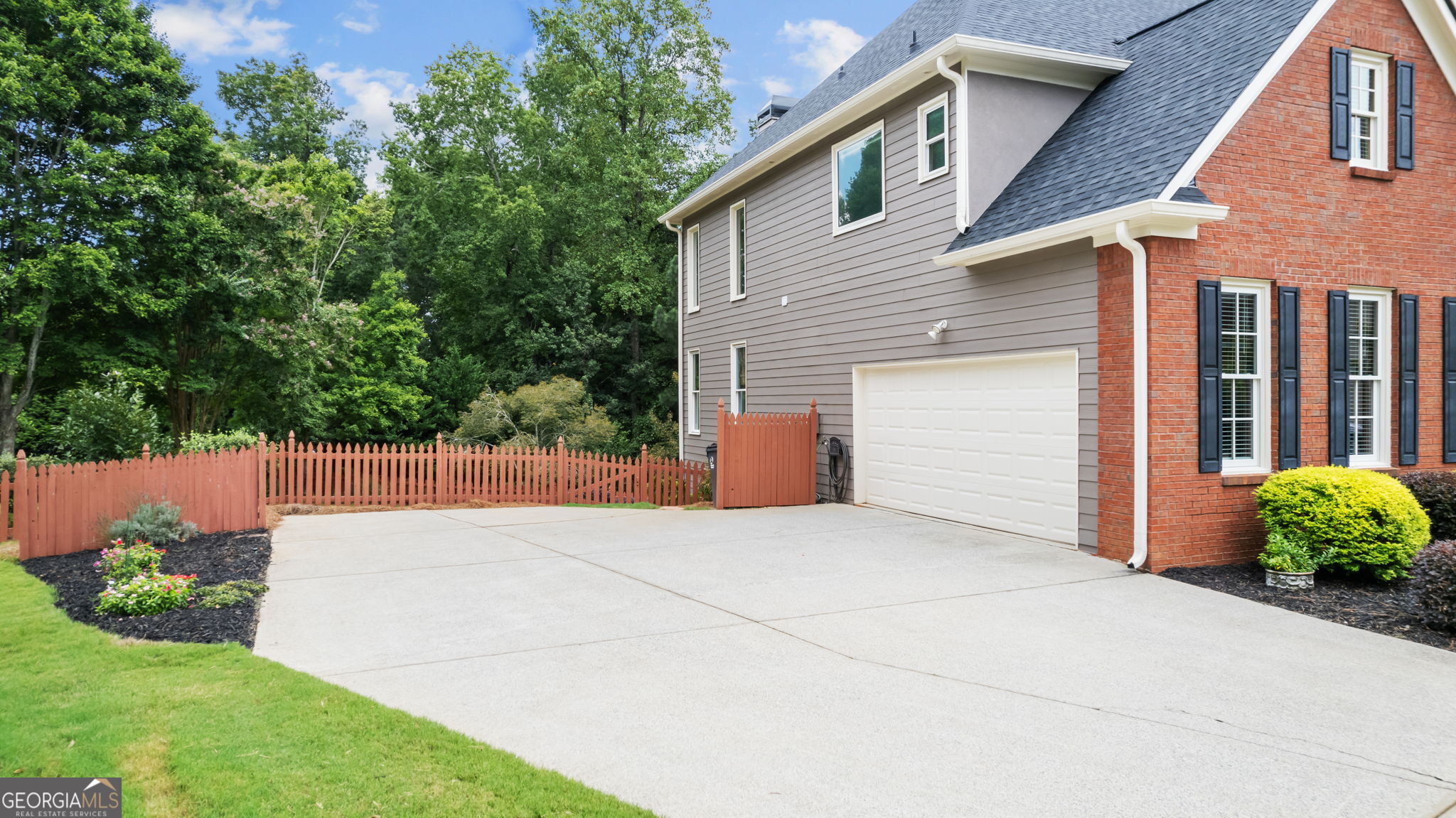 165 Fallen Leaf CT