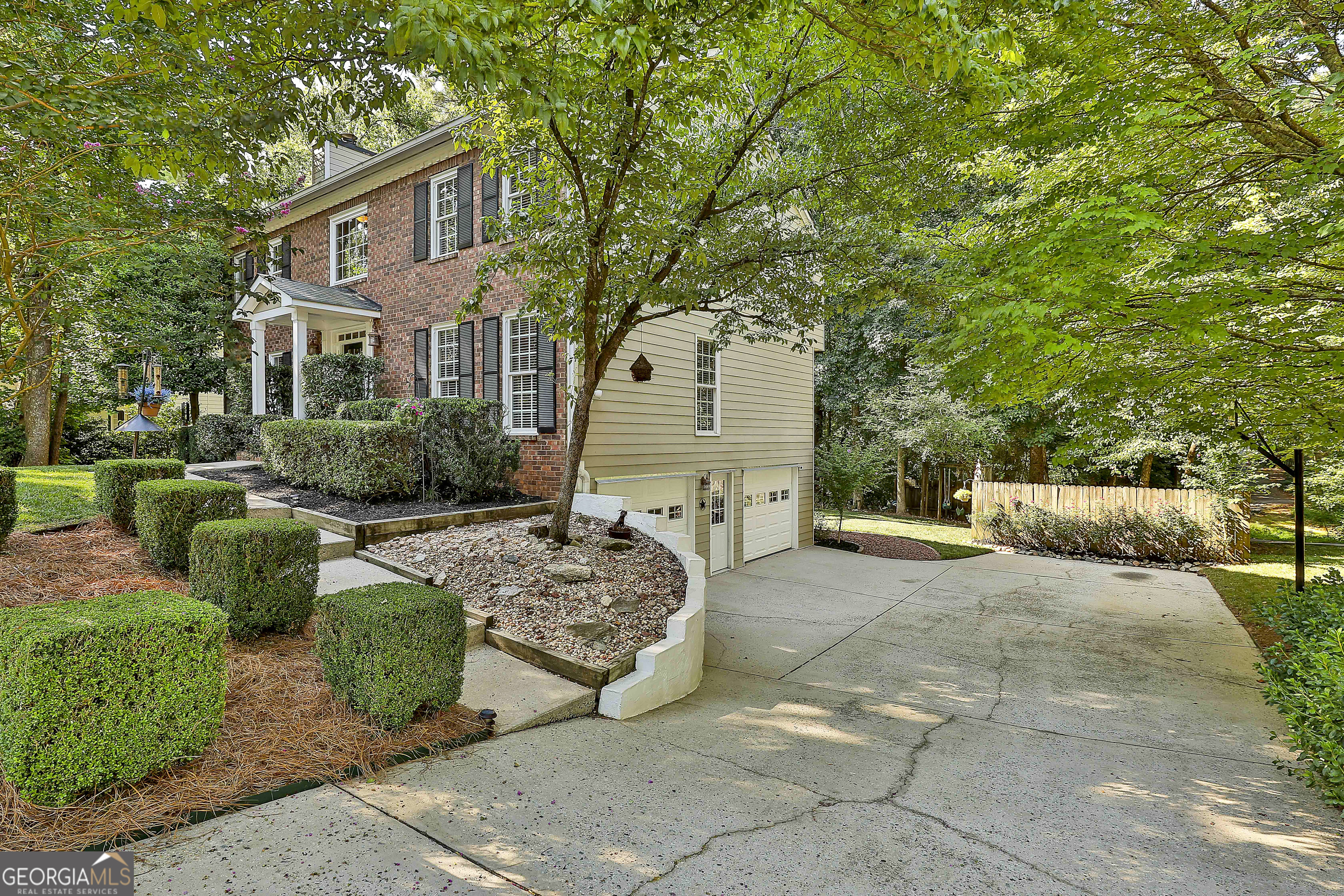 307 Walnut Grove RD