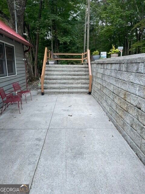 910 Foot Hills DR