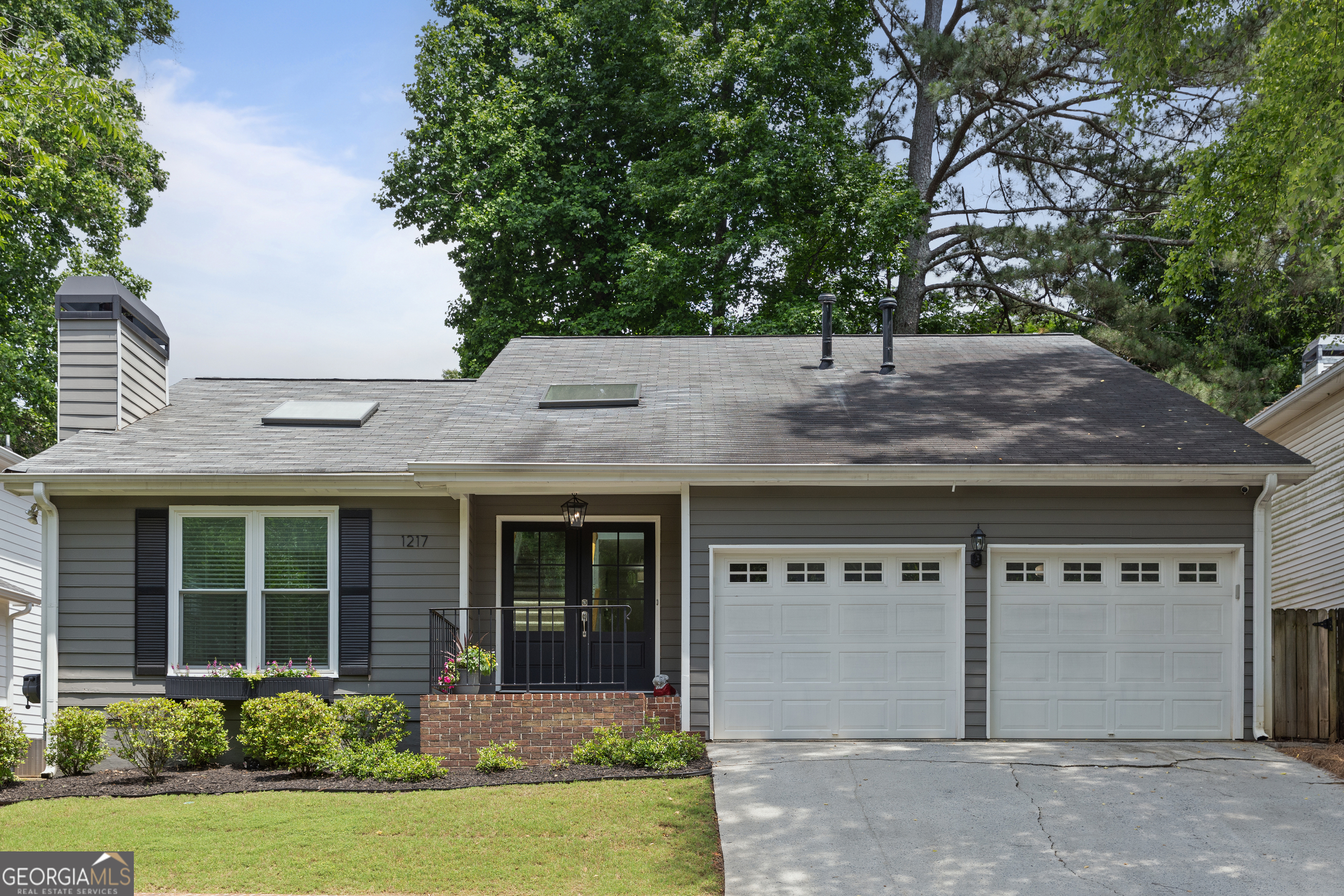 1217 Club Walk DR NE