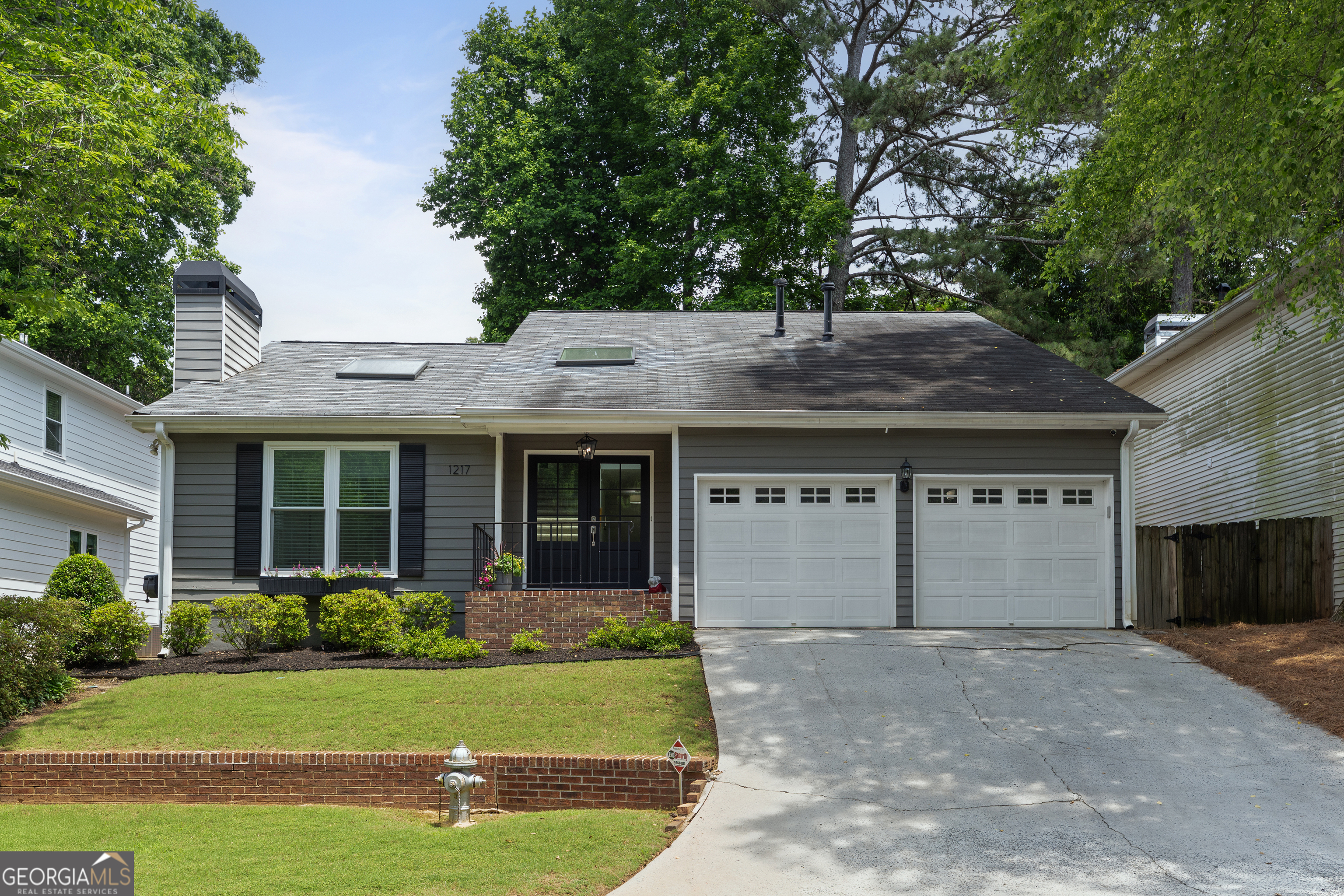1217 Club Walk DR NE