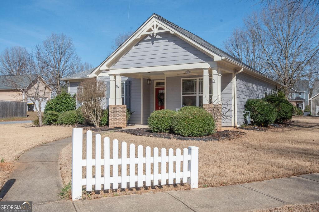 Photo of 82 Stonebridge Xing, Newnan, GA 30265 (MLS # 10703369)