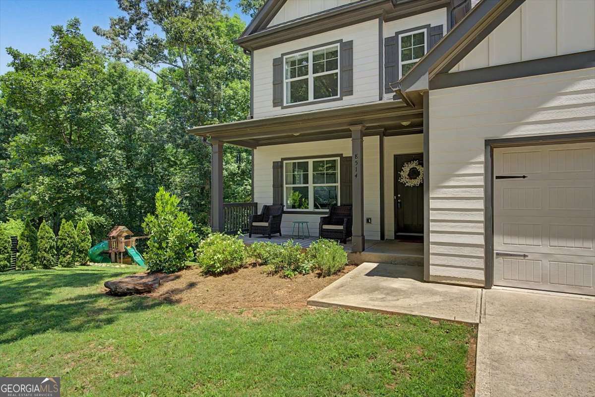 8514 Mcbride LN