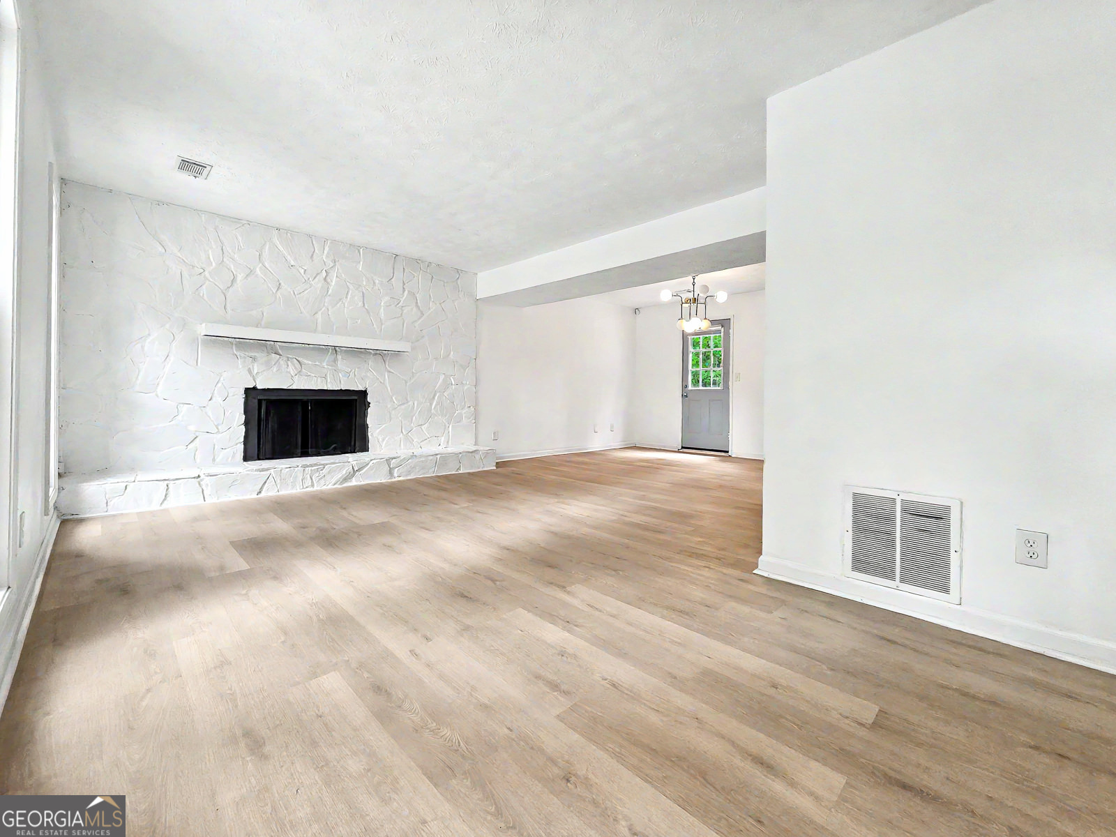 7156 Whitfield DR