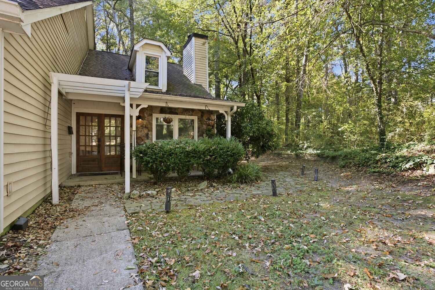 831 Pinebrook CT