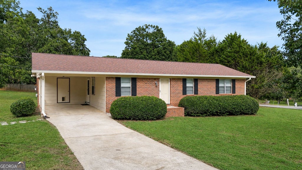 Photo of 4071 Harmony Circle, Gainesville, GA 30507 (MLS # 10835694)