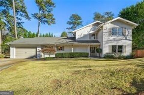 Photo of 3811 N Stratford Road NE, Atlanta, GA 30342 (MLS # 10708799)
