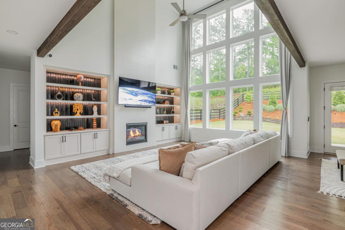 1011 Ridgeview RD