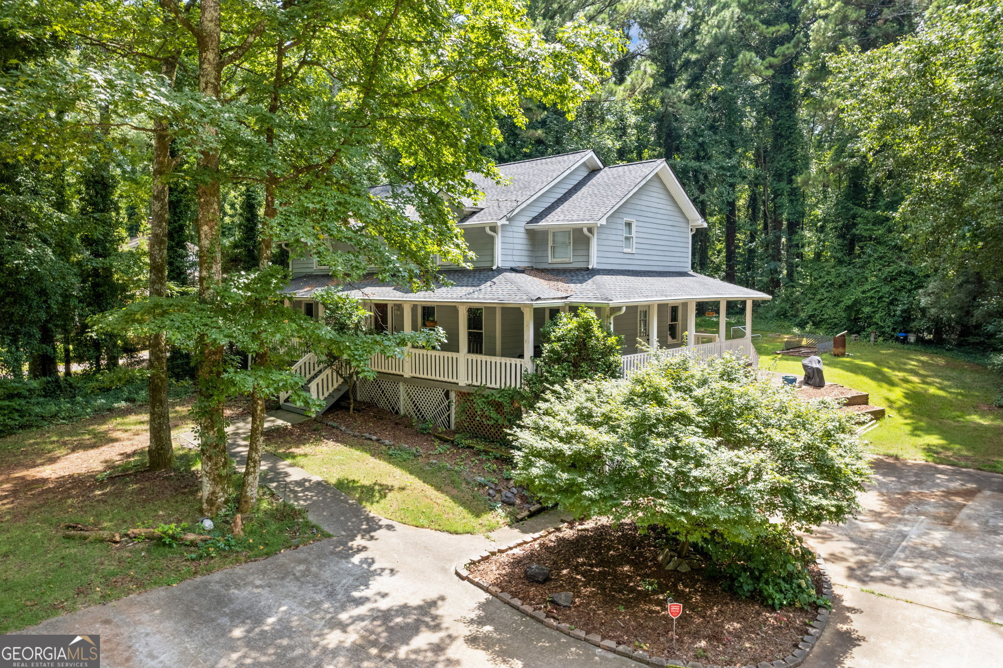742 Mountain View DR