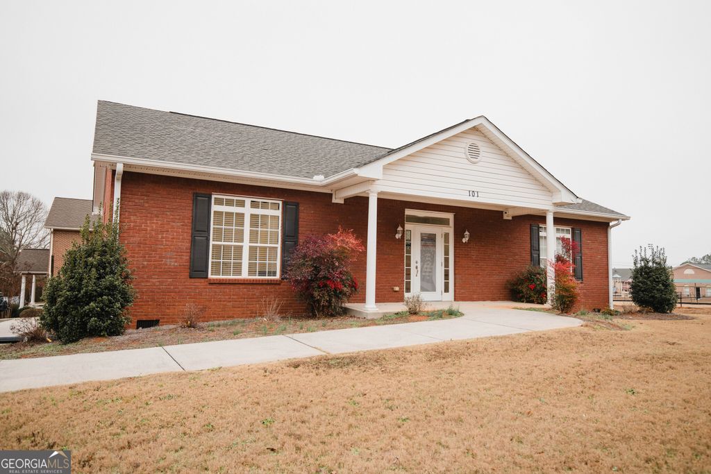 Photo of 101 Rejen Drive, Carrollton, GA 30117 (MLS # 10667003)