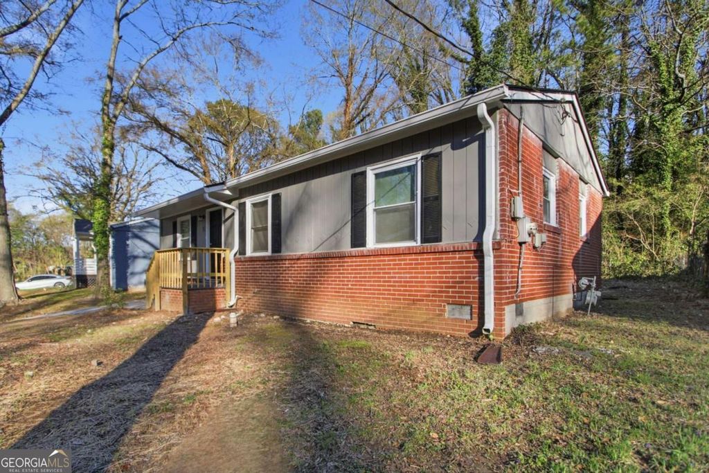 Photo of 333 Argus Circle NW, Atlanta, GA 30331 (MLS # 10711592)