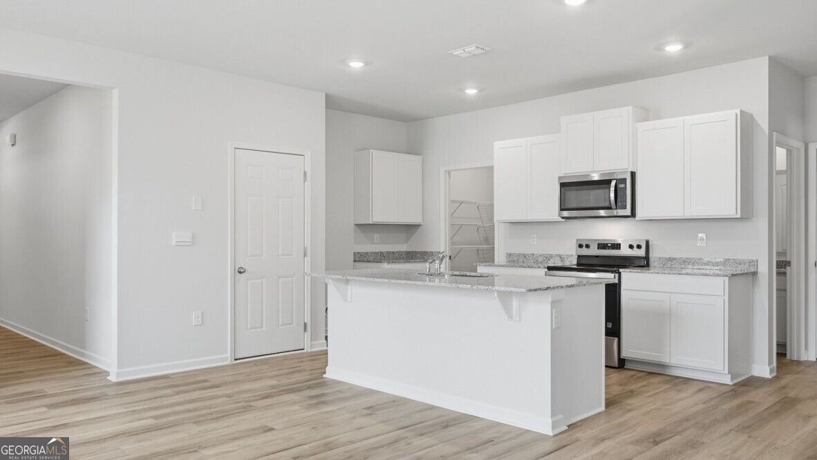 18 Babcock DR NE