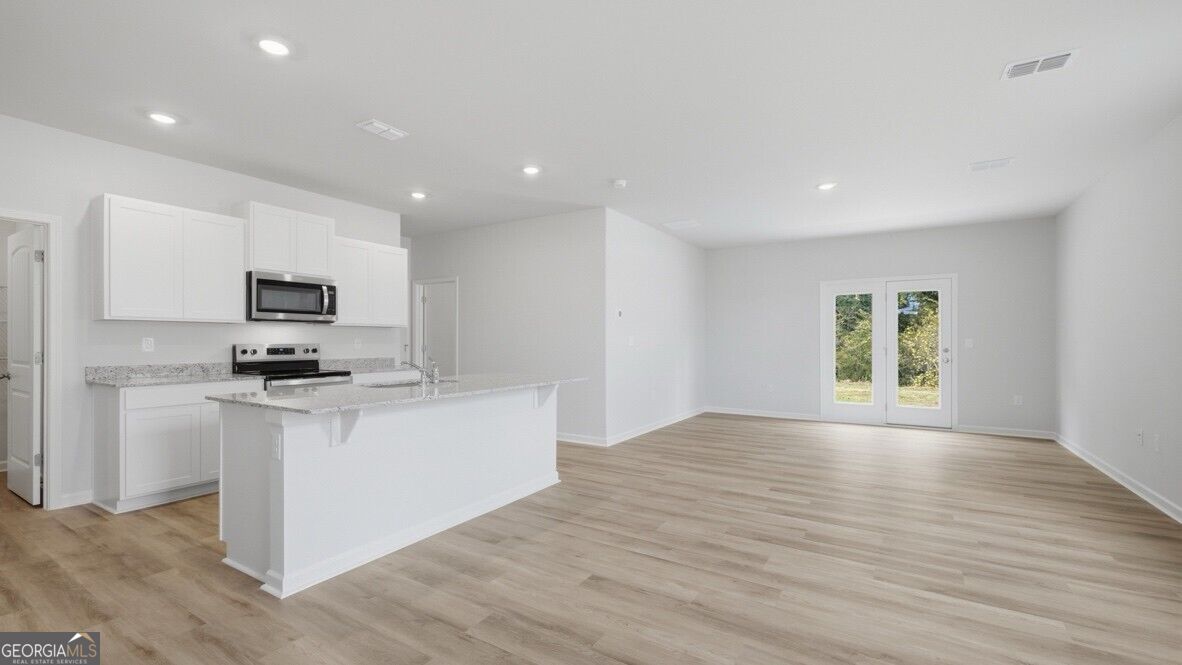 18 Babcock DR NE