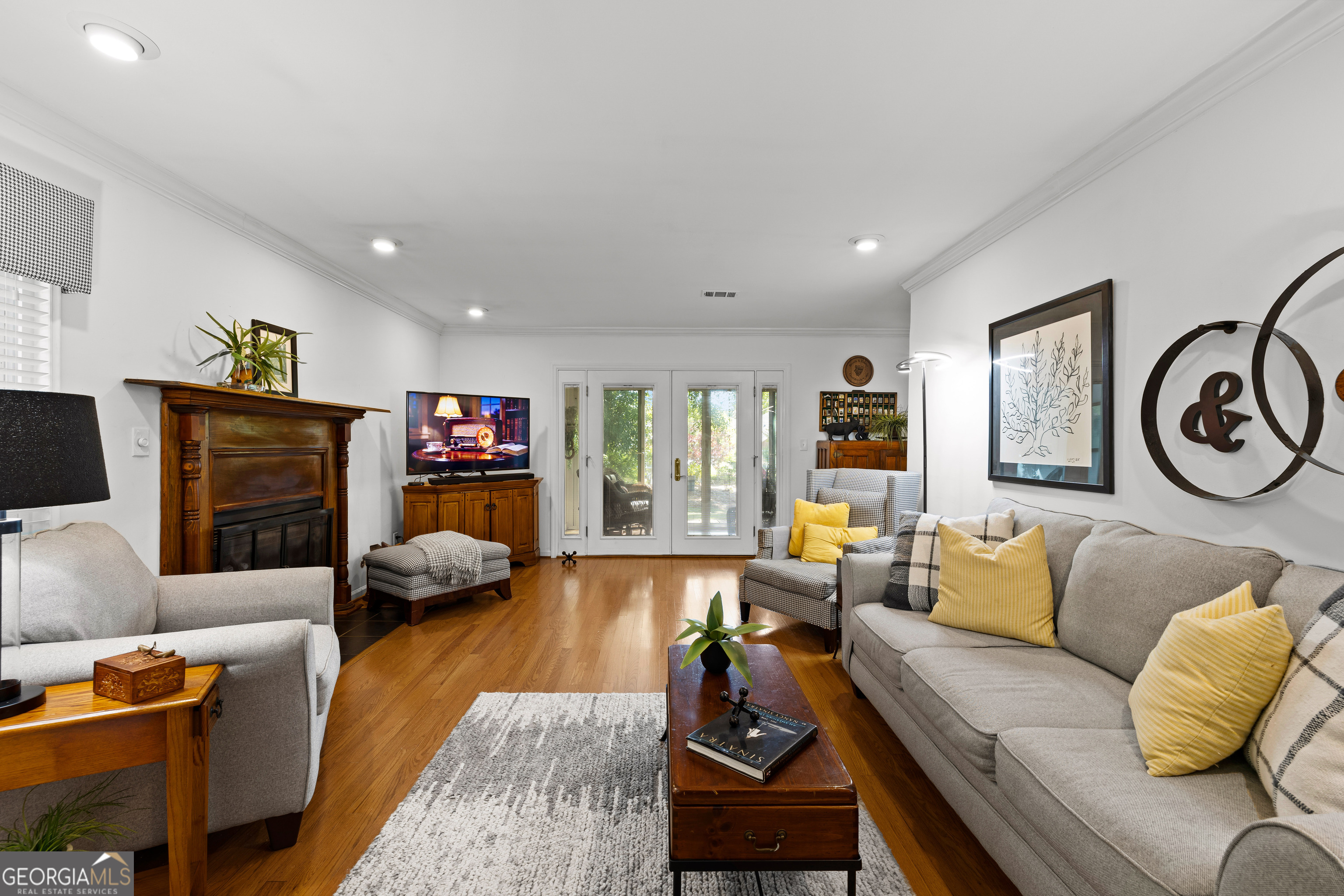 801 Ridgelake DR
