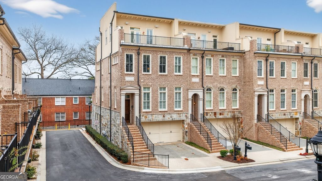 Photo of 58 Sheridan Drive NE #19, Atlanta, GA 30305 (MLS # 10800340)