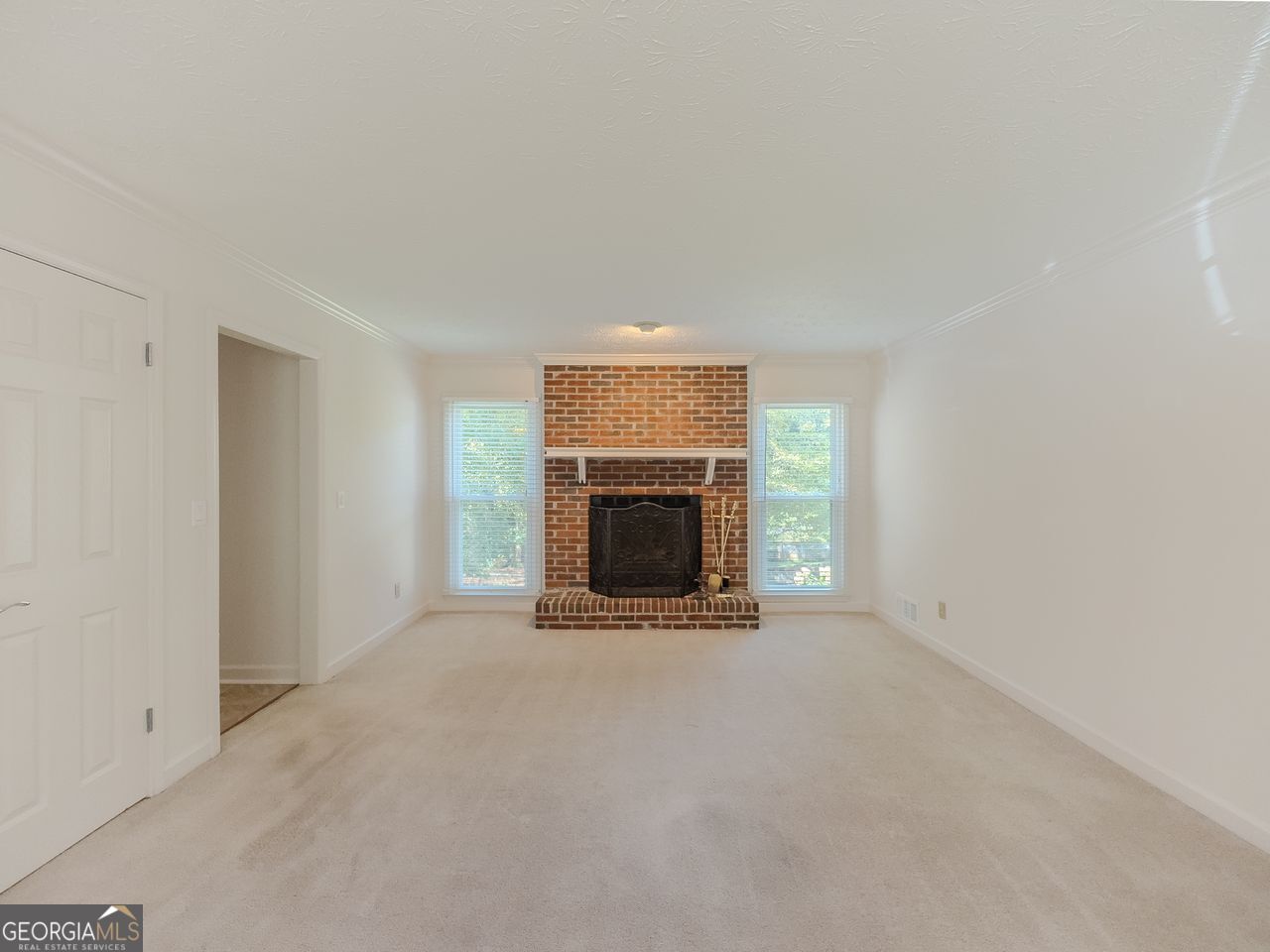 411 HUNTERS GLEN CT