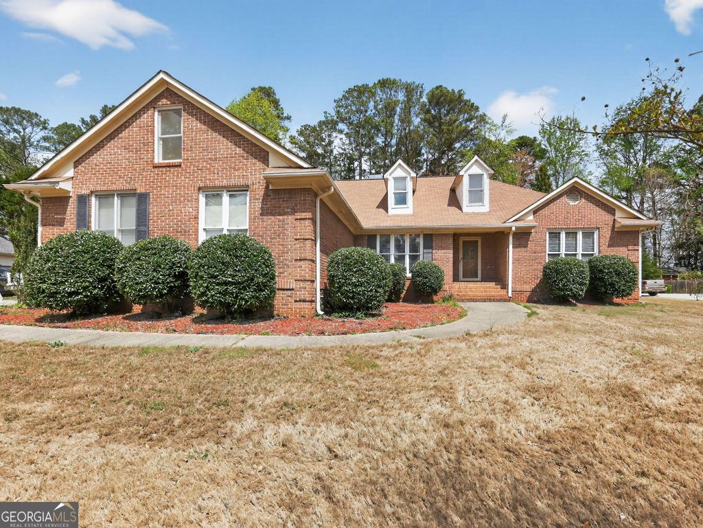 Photo of 70 Northcrest Drive, Newnan, GA 30265 (MLS # 10722395)
