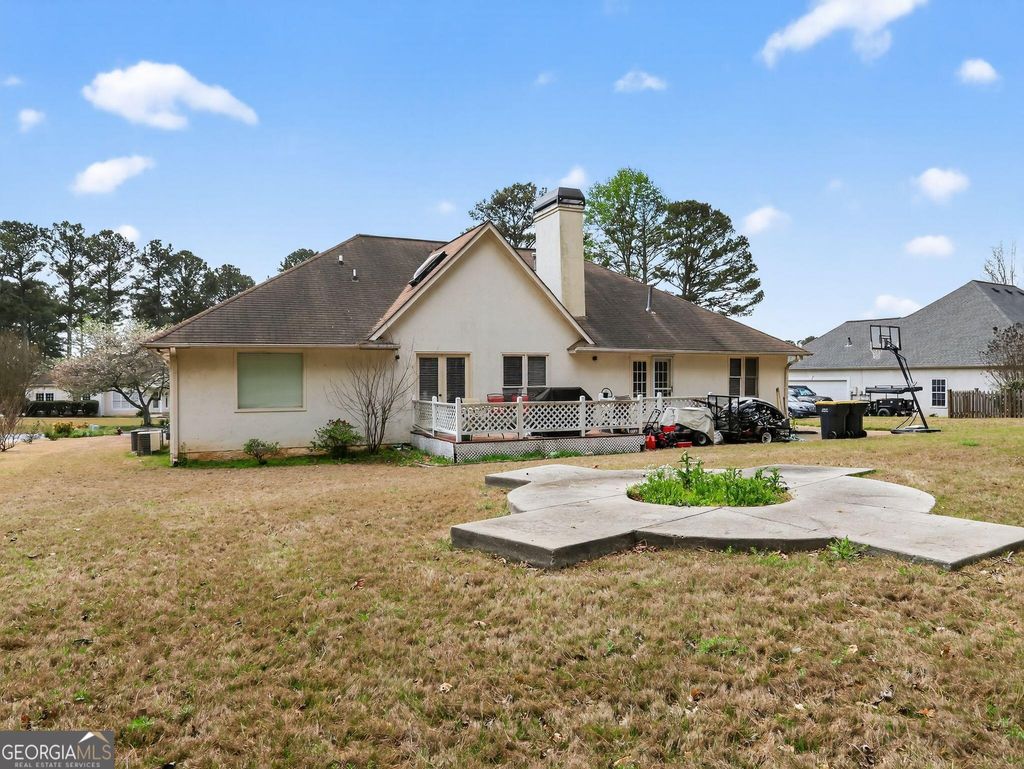 Photo of 70 Northcrest Drive, Newnan, GA 30265 (MLS # 10722395)