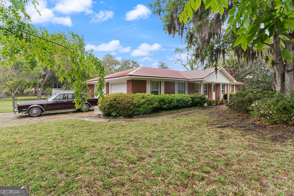 Photo of 200202 Oak Road, Brunswick, GA 31525 (MLS # 10727719)