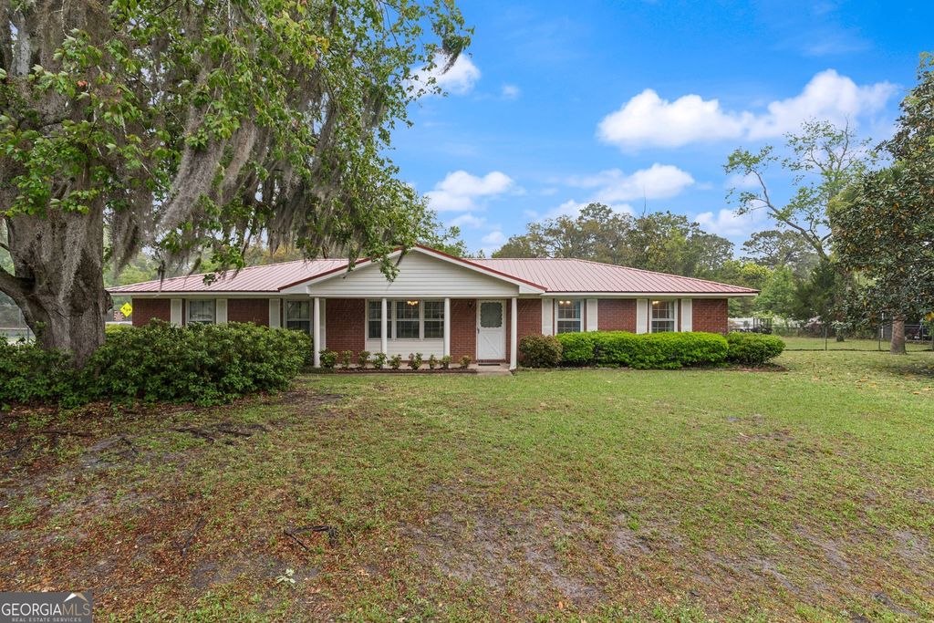 Photo of 200202 Oak Road, Brunswick, GA 31525 (MLS # 10727719)