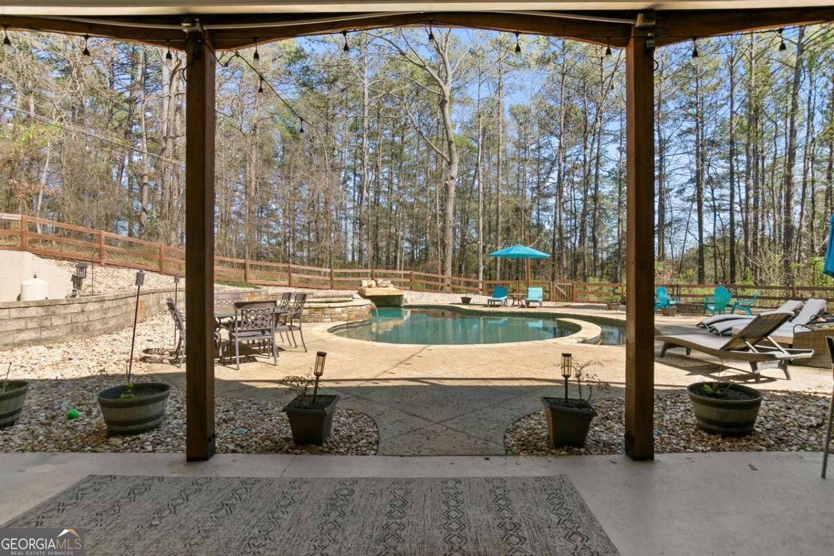 950 Casteel RD