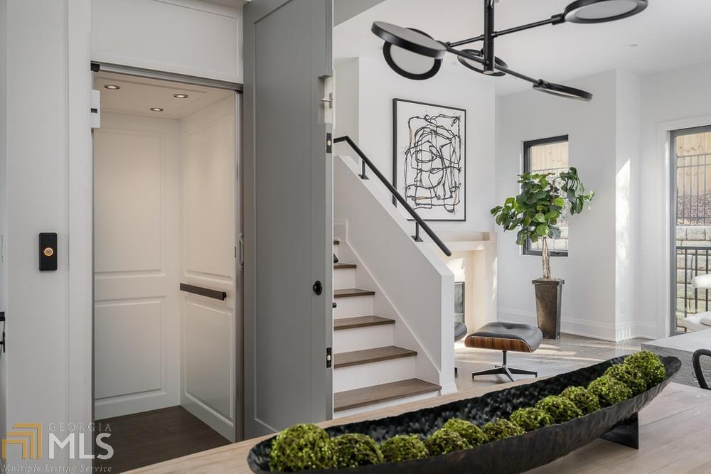 23 Emerson On Krog - Residential
