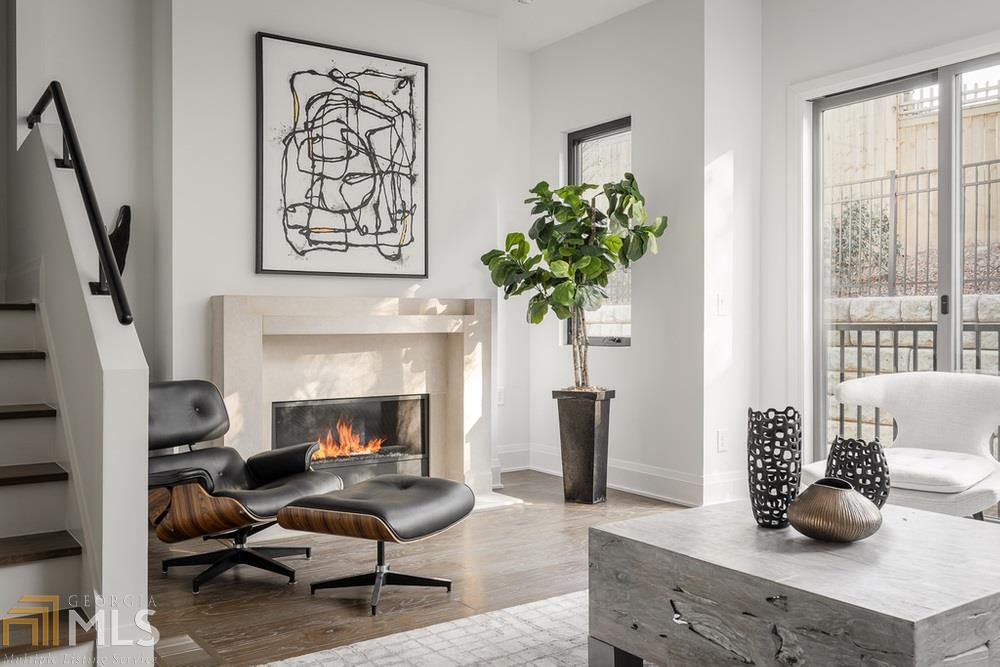 23 Emerson On Krog - Residential